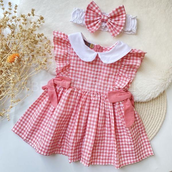 MARİA BEBE YAKA YANDAN KURDALE DETAYLI PEMBE PÖTİKARE ELBİSE VE BANDANASI