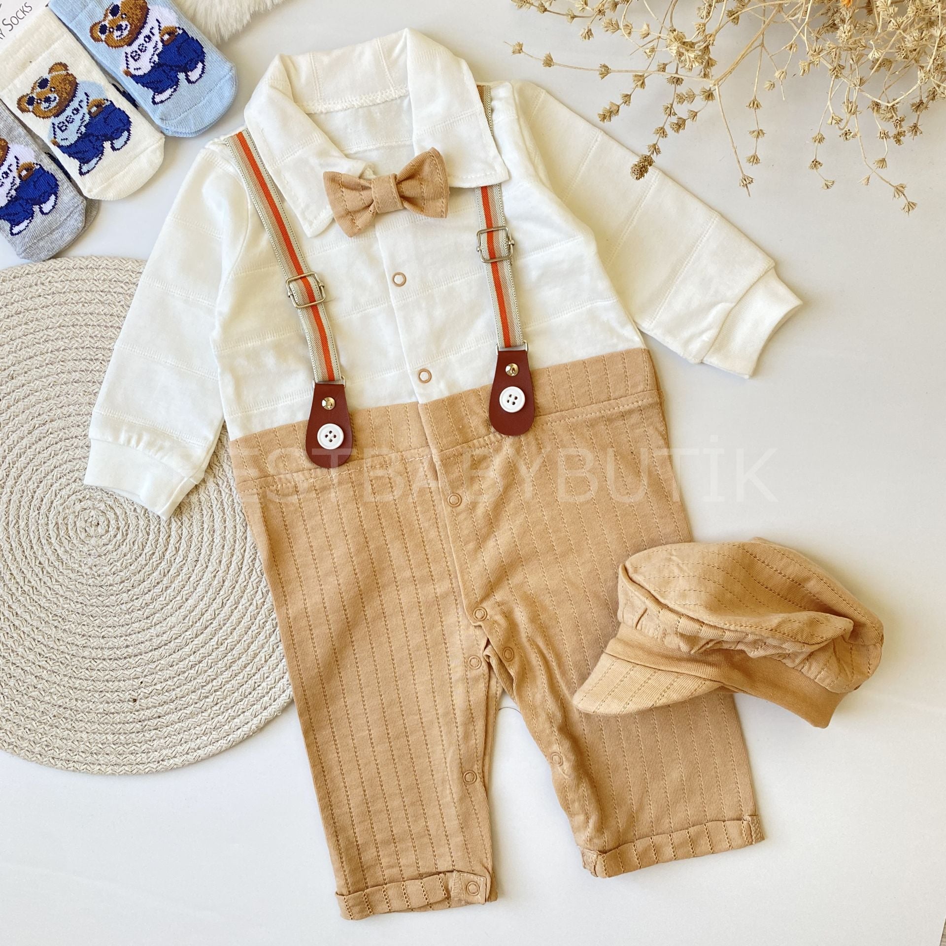 ANDERSON SEYYAR PAPYON VE ŞAPKA DETAYLI ASKILI TULUM SETİ 3-6 AY