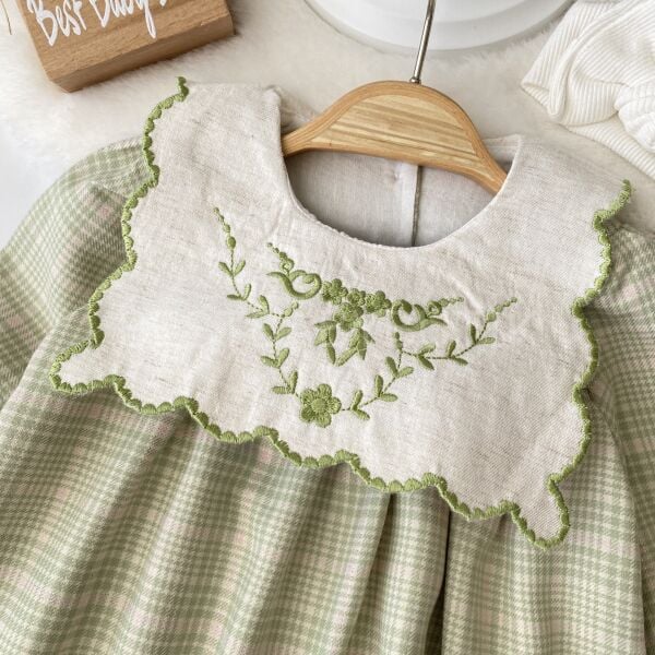 Nakışlı Yaka Detaylı Pitikare Robalı Elbise