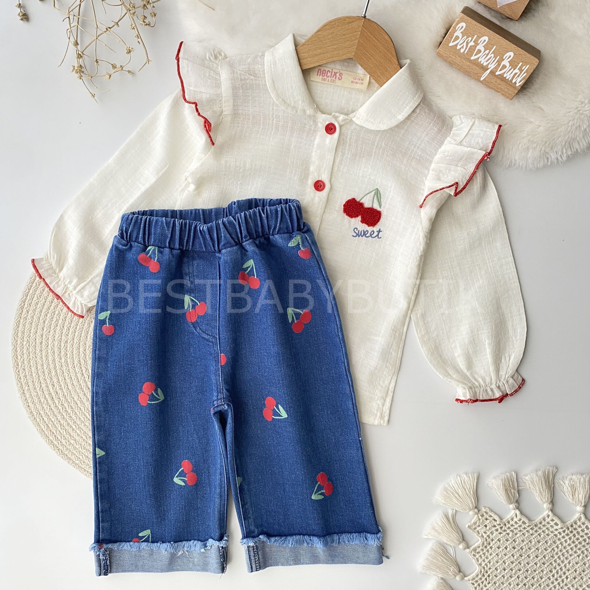 Kirazlı Gömlek Ve Bol Paça Kot Pantolonlu Takım 12-18 AY