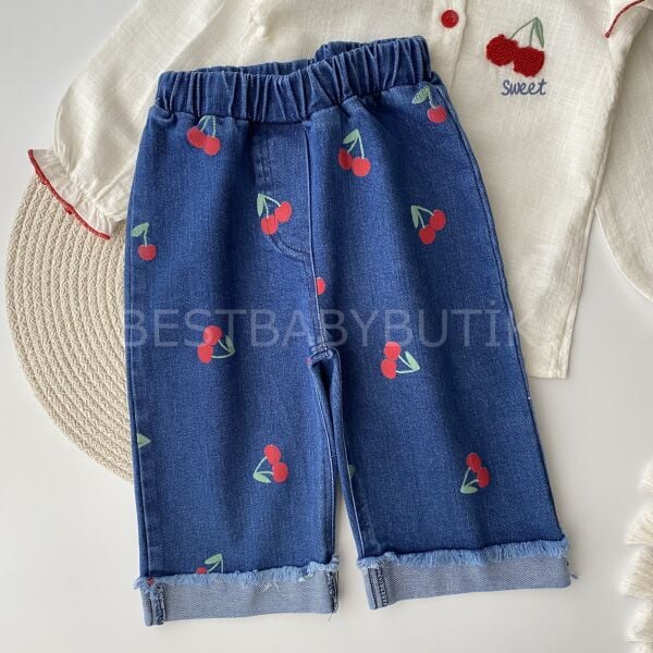 Kirazlı Gömlek Ve Bol Paça Kot Pantolonlu Takım