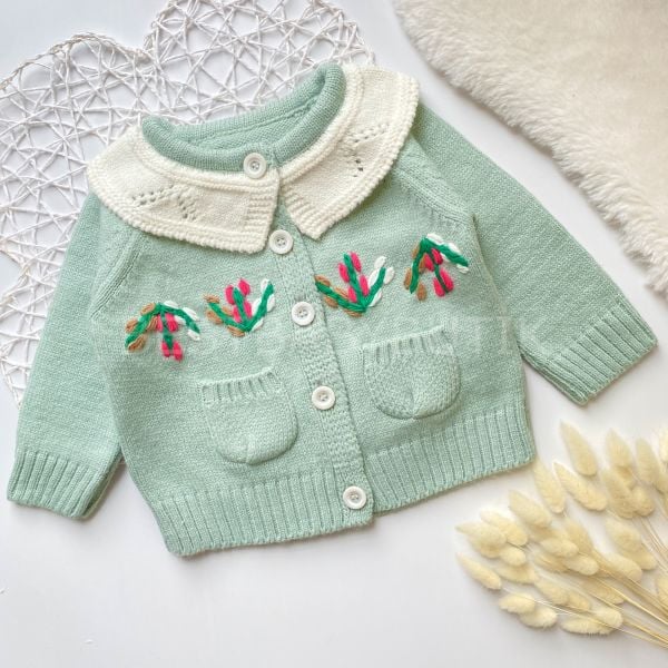 LADY YAKA DETAYLI İŞLEMELİ ÖRGÜ HIRKA