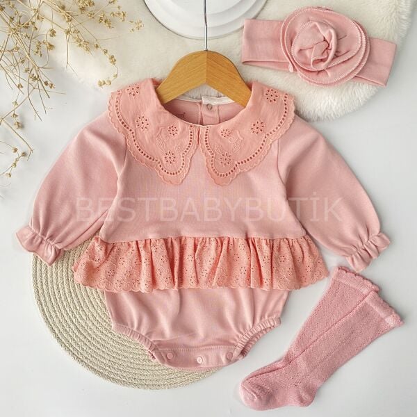 Fisto Yakalı Güllü Bandanalı ve Çoraplı 3’Lü Romper Takım