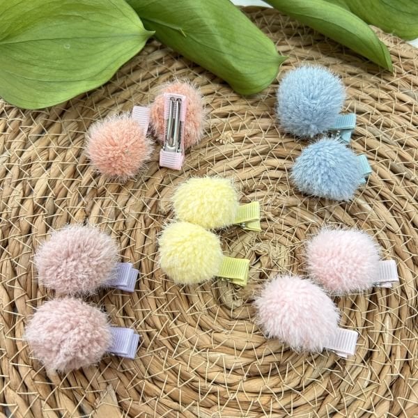 TÜYLÜ PONPON FİGÜRLÜ  TOKA 2’Lİ  (ÇİFT)