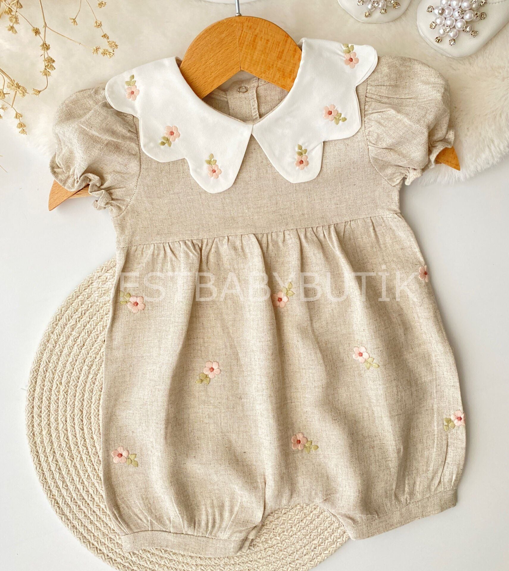 Mymio Nakış Detaylı Natürel Papatya Yaka Tulum 0-3 AY