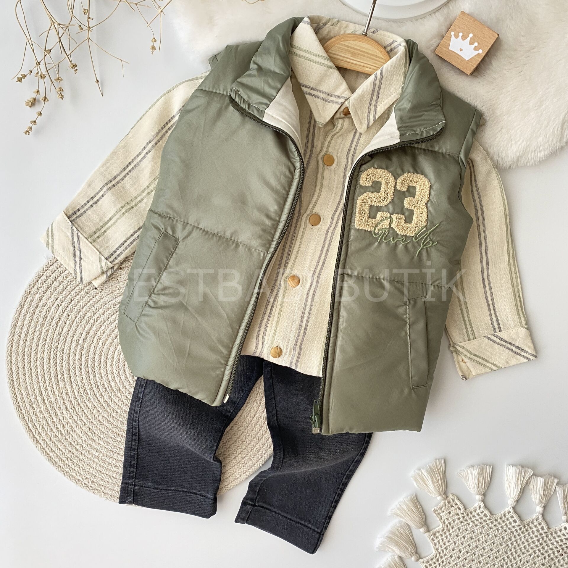 Premium 23 Panç Nakışlı Şişme Yelekli Ve Gömlekli 3’Lü Takım 12-18 AY