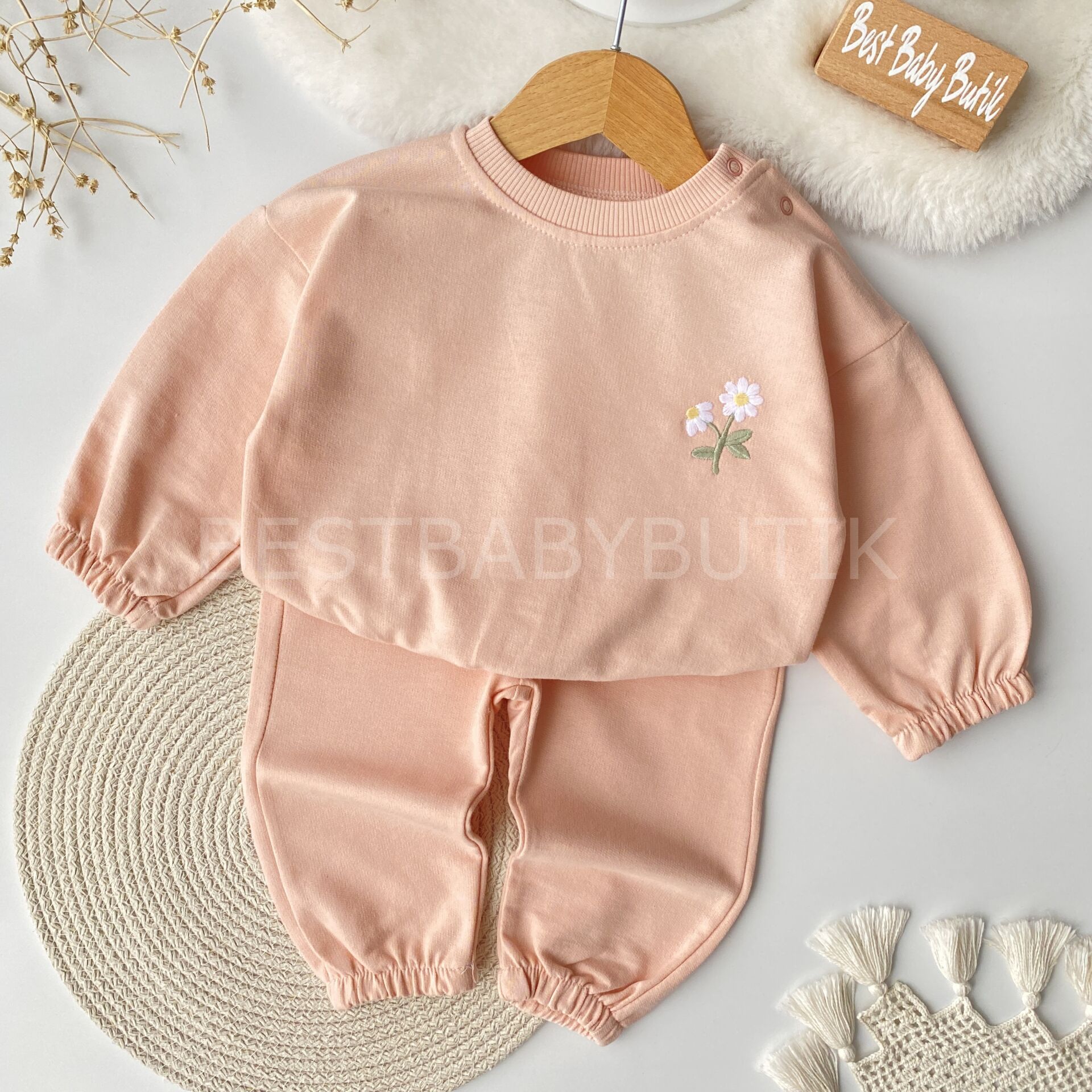 Papatya Nakışlı Eşofman Takımı