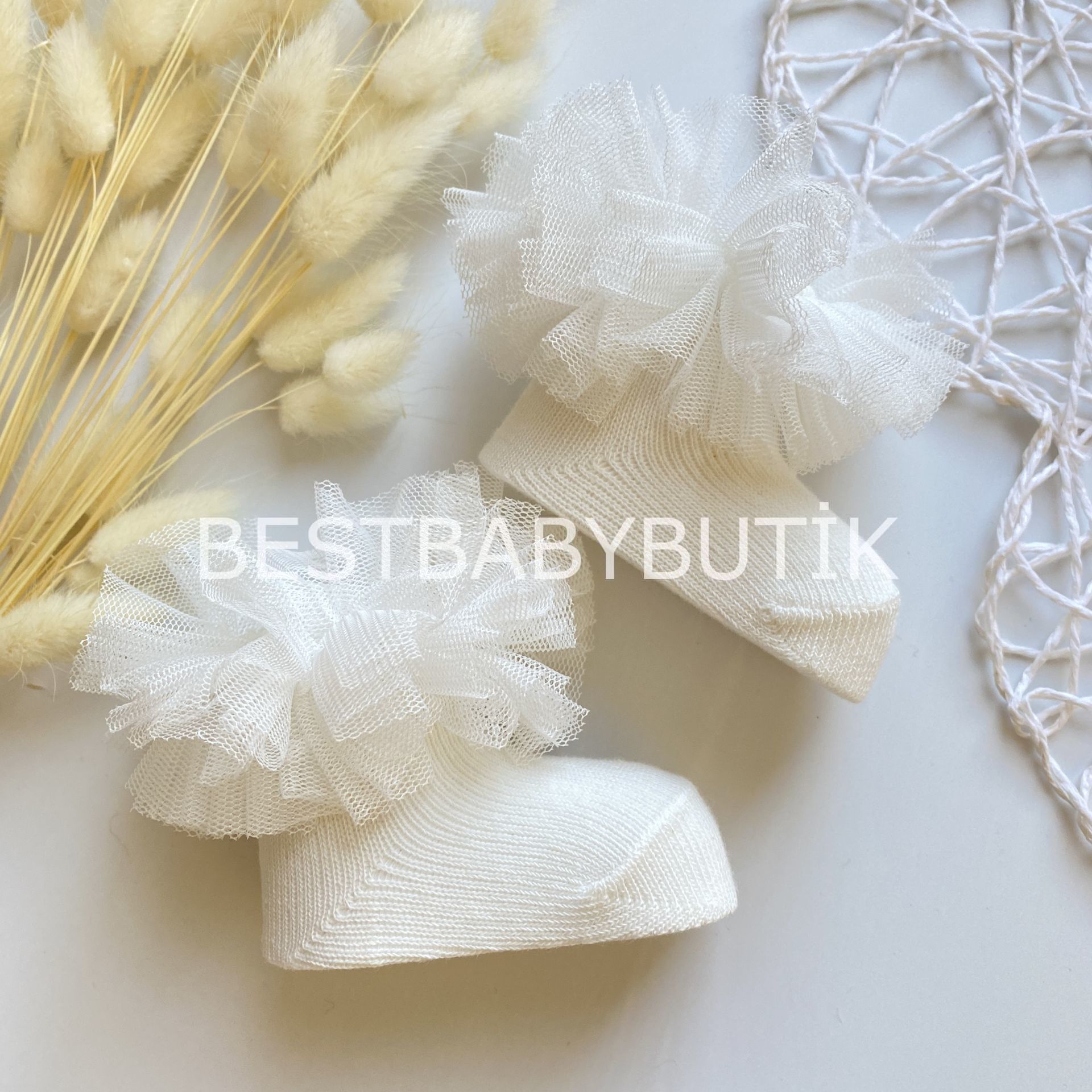 KREM RENK TÜTÜ ÇORAP (0-6Ay)