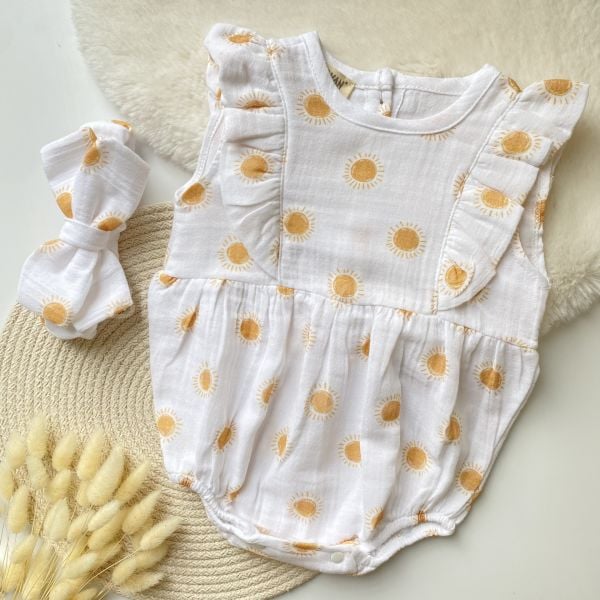 GÜNEŞ DETAYLI MÜSLİN ROMPER VE FİYONKLU BANDANA