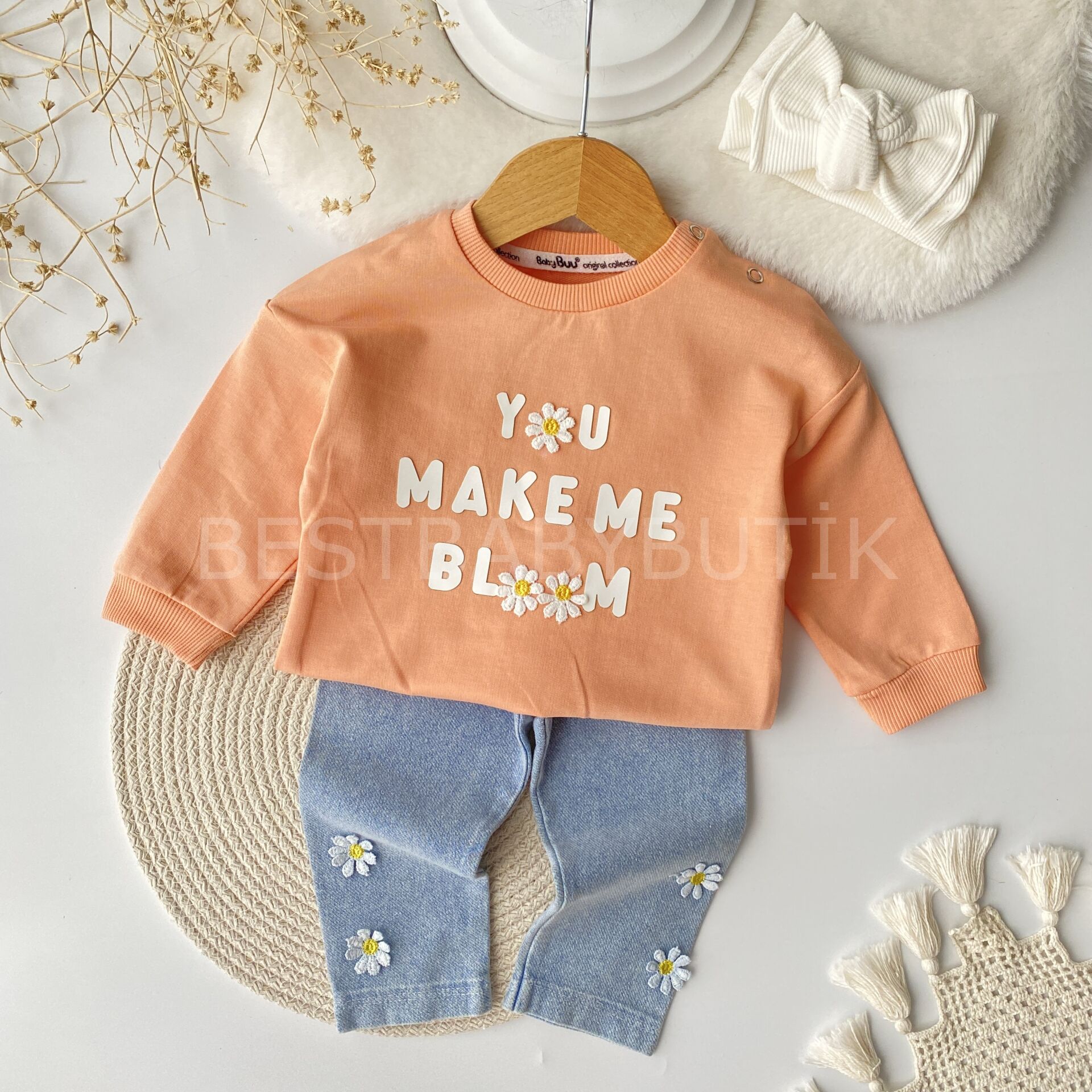 Papatyalı Detaylı Kot Pantolonlu 2’Li Takım