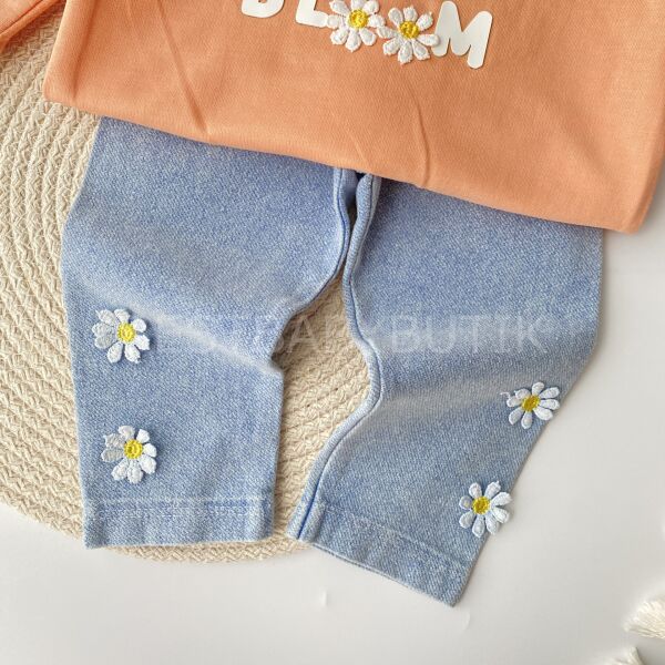 Papatyalı Detaylı Kot Pantolonlu 2’Li Takım