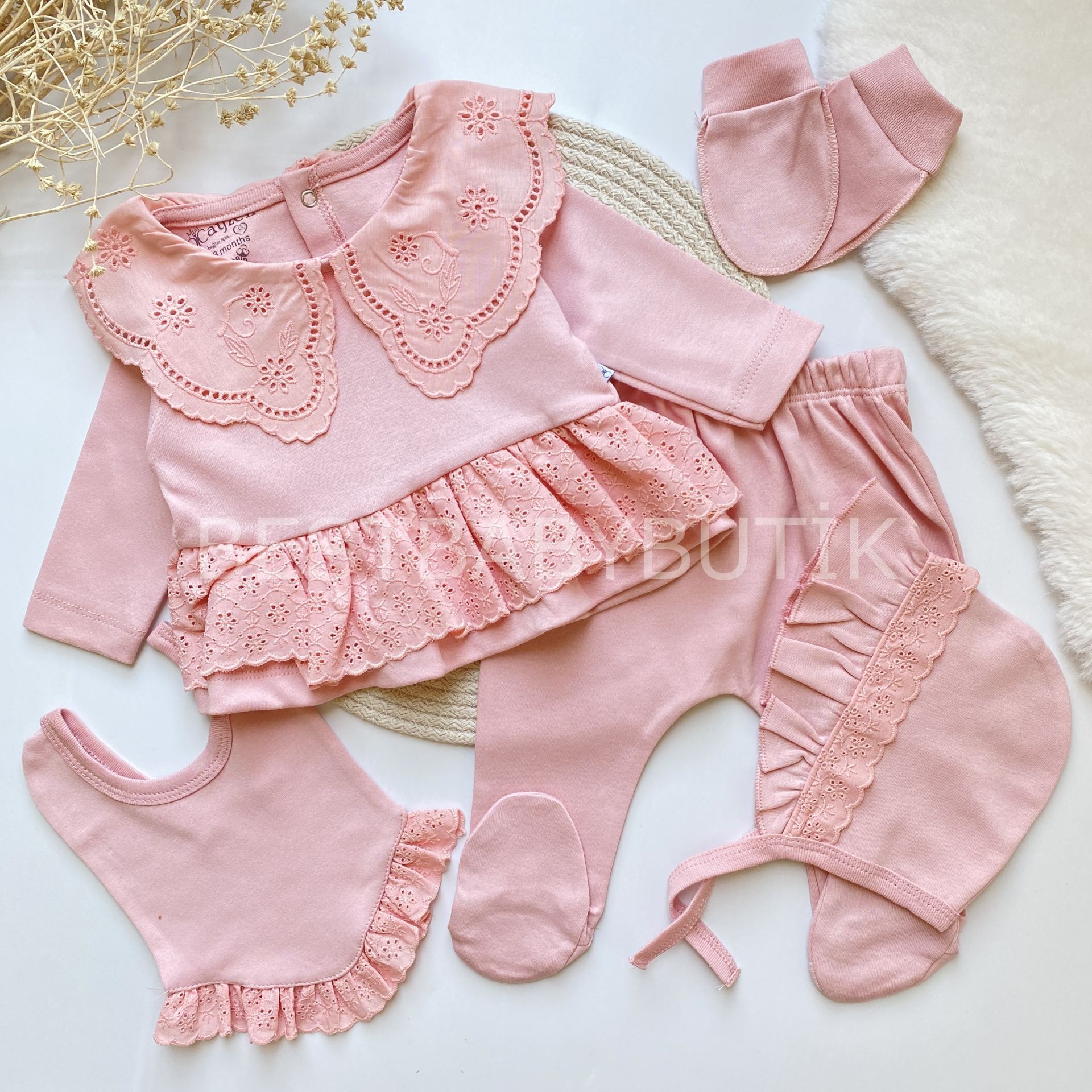 Fisto Yaka Detaylı Fırfırlı 5 Parça Hastane Çıkışı Takımı