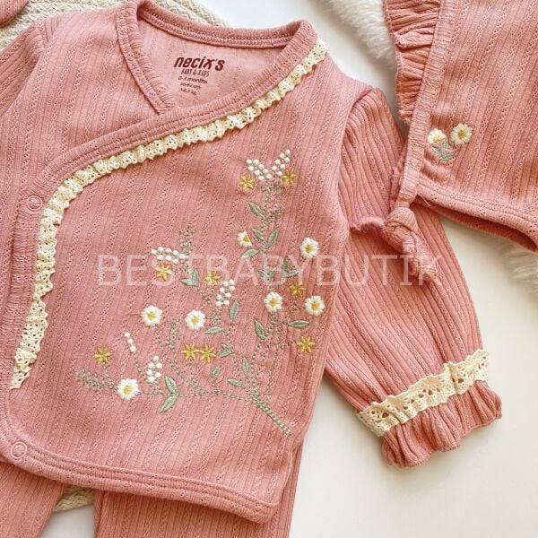 EFTELYA PAPATYA İŞLEMELİ VE FİSTO DETAYLI 5 PARÇA HASTANE ÇIKIŞI SETİ