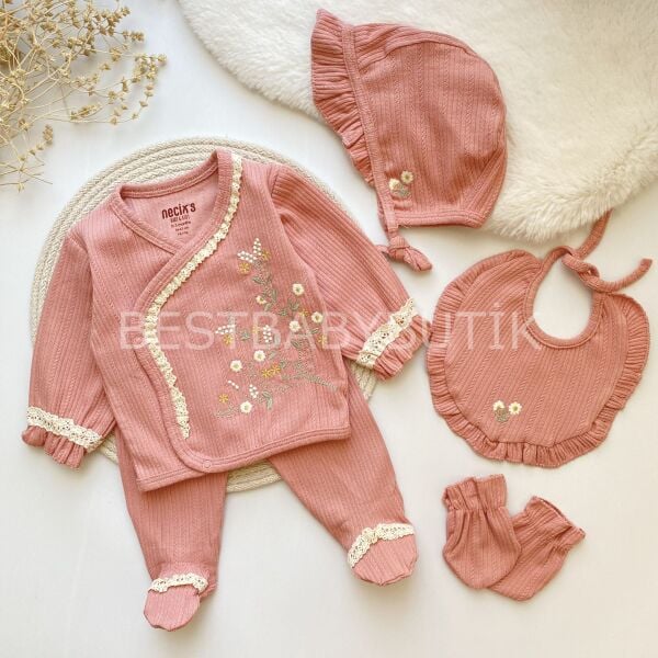 EFTELYA PAPATYA İŞLEMELİ VE FİSTO DETAYLI 5 PARÇA HASTANE ÇIKIŞI SETİ