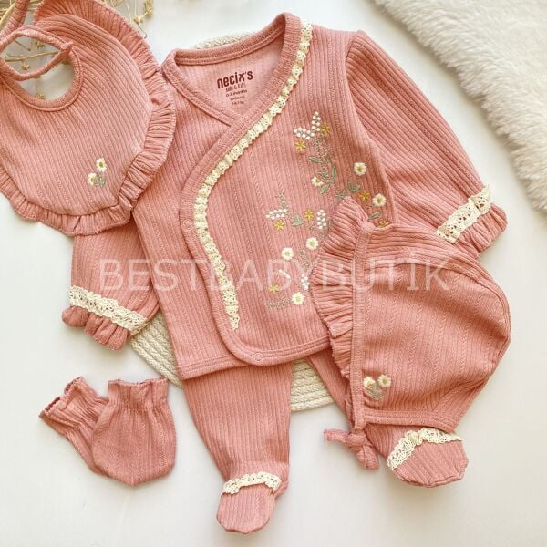 EFTELYA PAPATYA İŞLEMELİ VE FİSTO DETAYLI 5 PARÇA HASTANE ÇIKIŞI SETİ