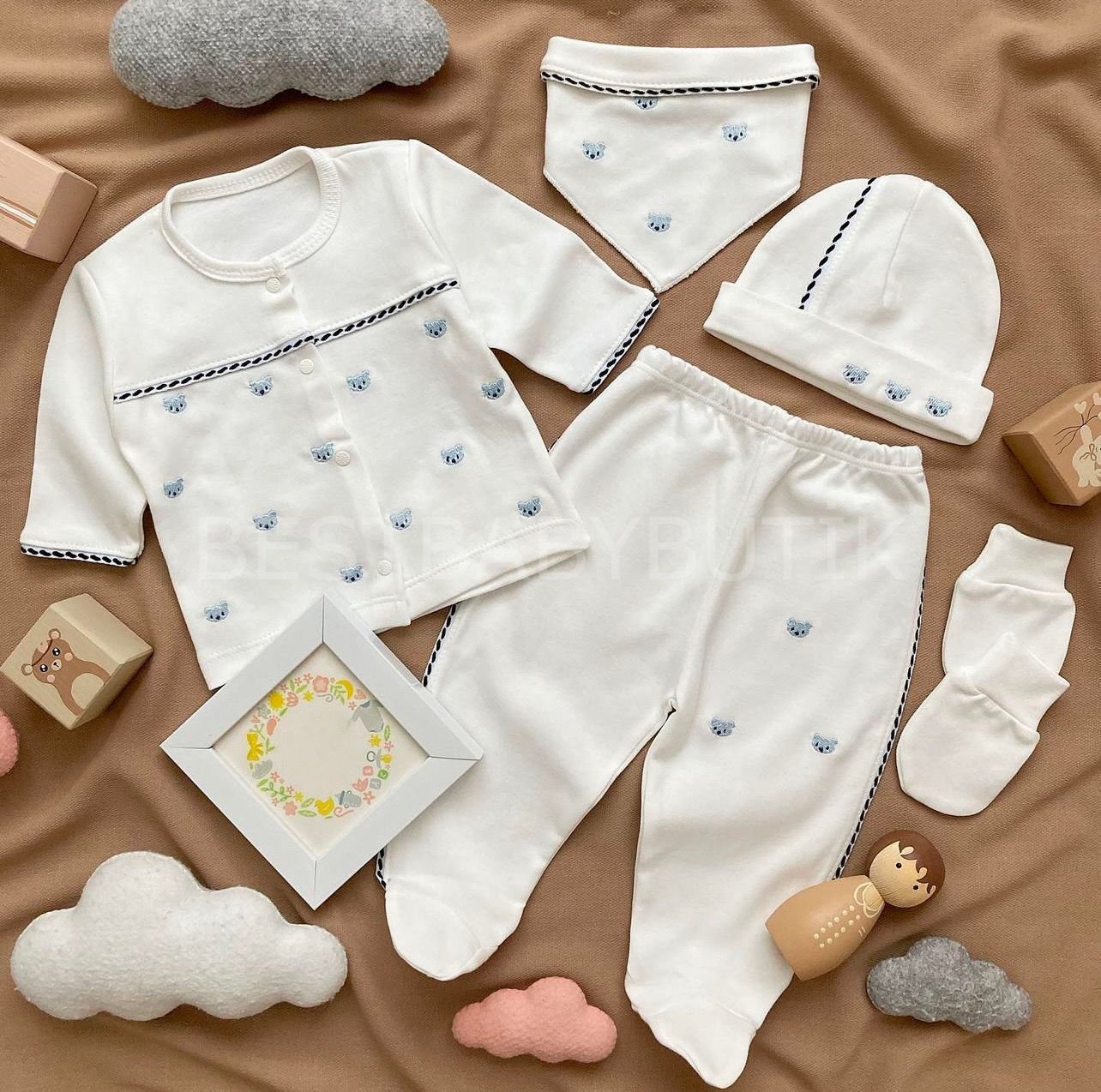 AYICIK İŞLEMELİ 5 PARÇA HASTANE ÇIKIŞI SETİ