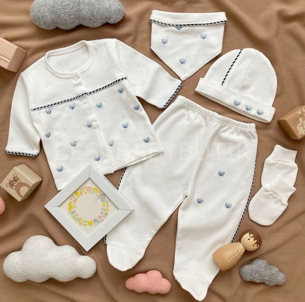 AYICIK İŞLEMELİ 5 PARÇA HASTANE ÇIKIŞI SETİ