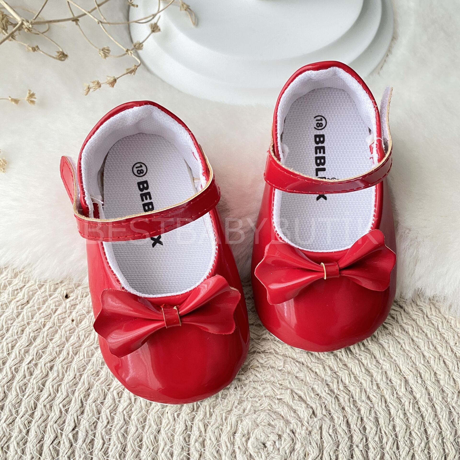 Fiyonklu Rugan Ayakkabı 19 NUMARA (11-14 AY)