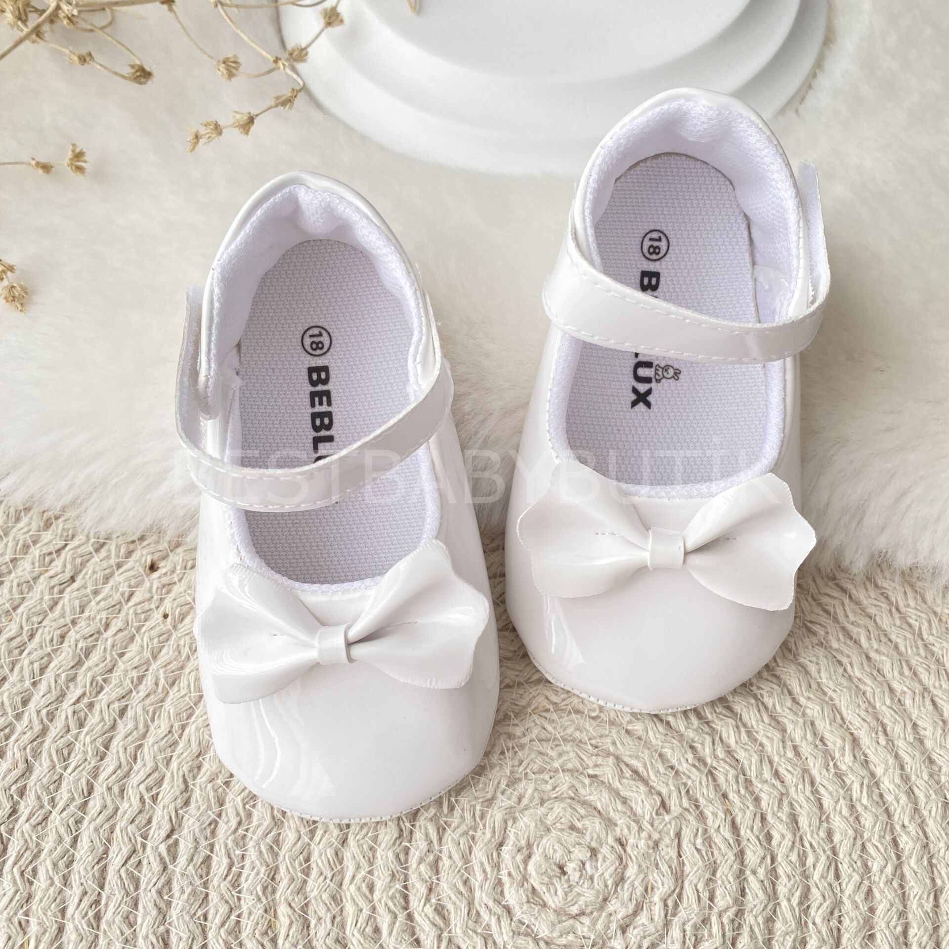 Fiyonklu Rugan Ayakkabı