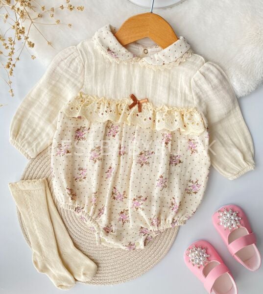 Lulu Pamuklu Müslin Dantel Detaylı Çoraplı Kız Bebek Romper