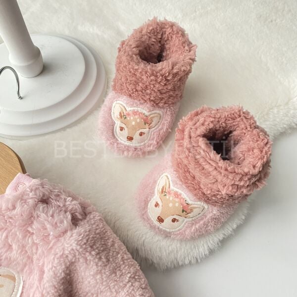 Geyik Detaylı Peluş Panduflu 3’lü Takım