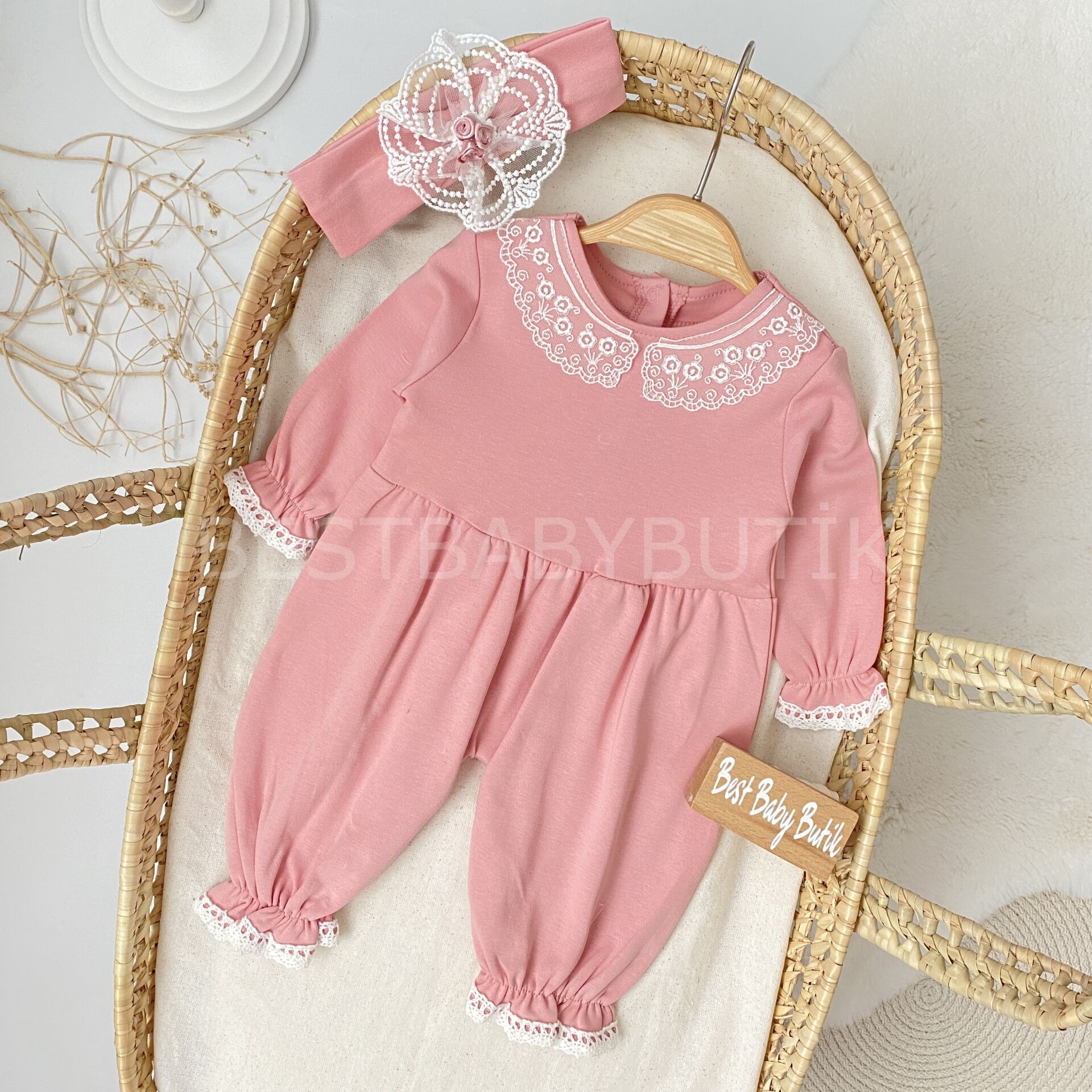 Güpür Detaylı Bebe Yaka Tulum Ve Bandanası 3-6 AY 62-68 CM