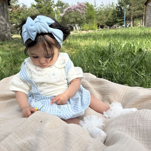 DAİSY EKOSE DESENLİ ÇİÇEK İŞLEMELİ BLUZ DETAYLI ASKILI ELBİSE