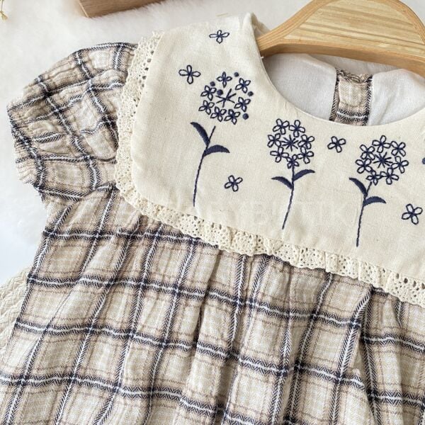 Çiçek Nakışlı Yaka Detaylı Romper Tulum 3-6 AY