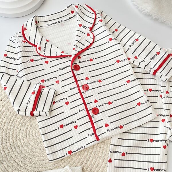 Love Yazılı Çizgili Pijama Takımı