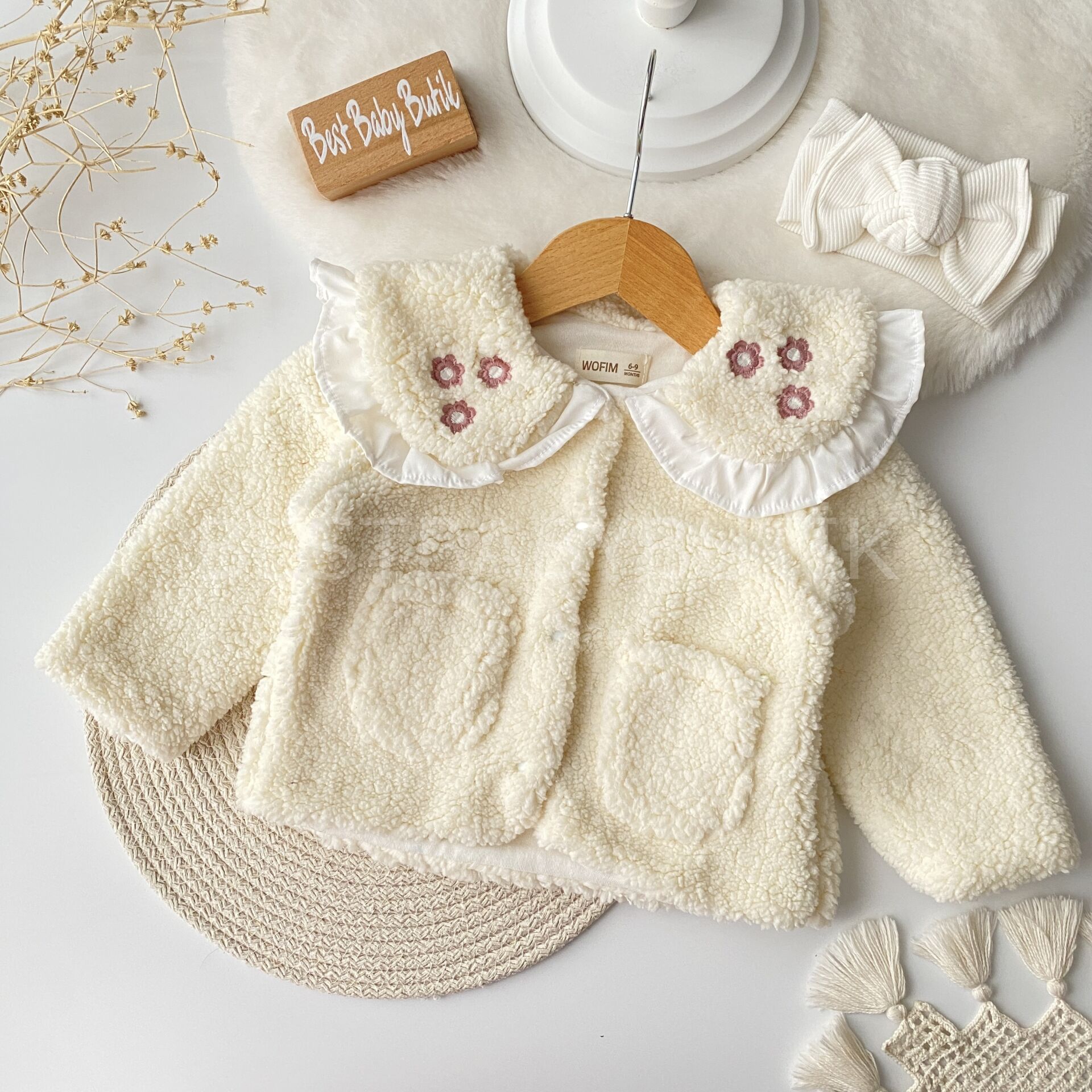 Çiçek Nakış Bebe Yakalı Peluş Hırka