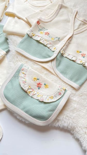 FLOWERS ÇİÇEK İŞLEME DETAYLI FİTİLLİ  10 PARÇA HASTANE ÇIKIŞI SETİ