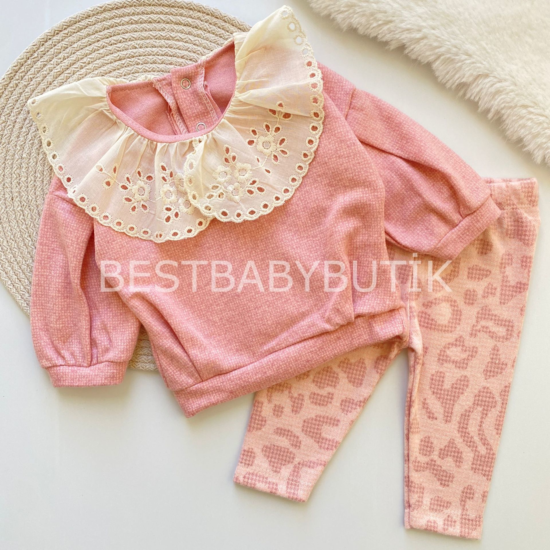 SANDY FİSTO YAKA DETAYLI LEOPAR DESENLİ YUMOŞ 2’Lİ  TAKIM
