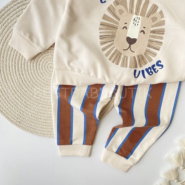 Aslan Baskılı Çizgili Eşofman Takımı