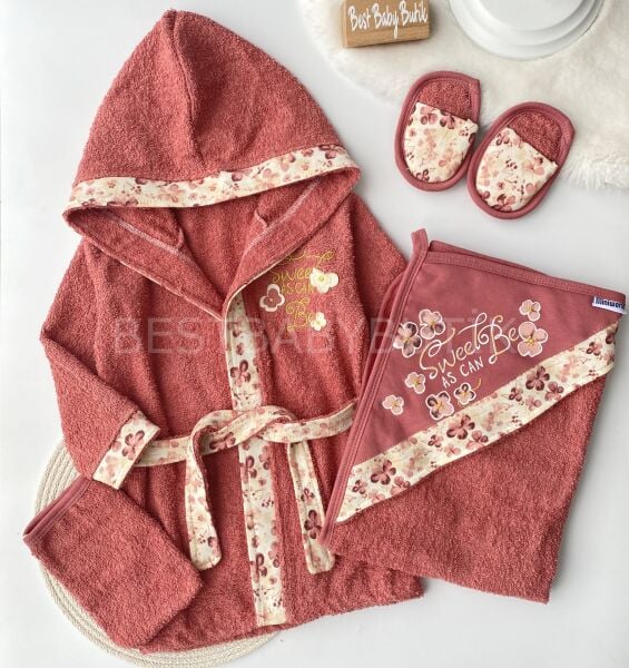 Çiçekli Baskılı 4 Parçalı Bornoz Takımı