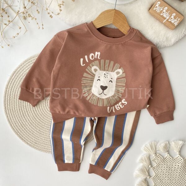 Aslan Baskılı Çizgili Eşofman Takımı