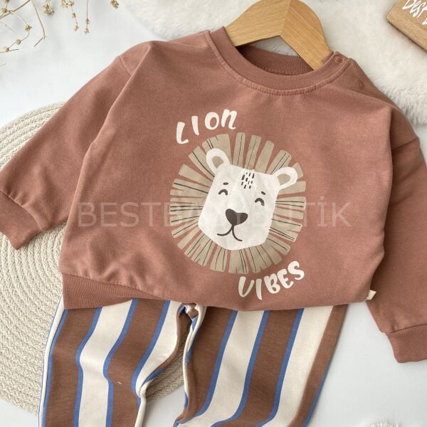 Aslan Baskılı Çizgili Eşofman Takımı