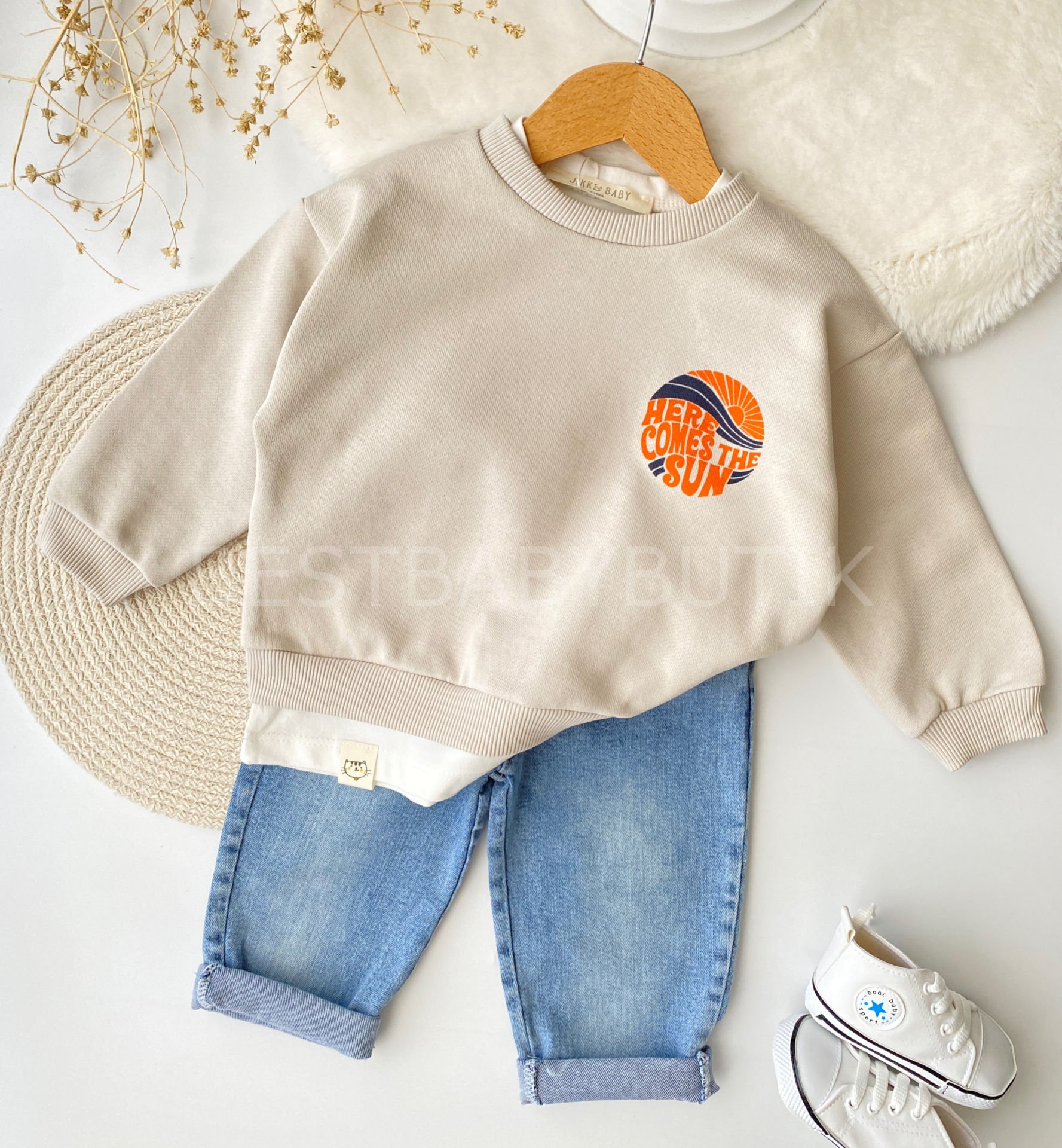 Tarz İçi Kısakollu Sweat Ve Kot Pantolonlu 3’Lü Takım