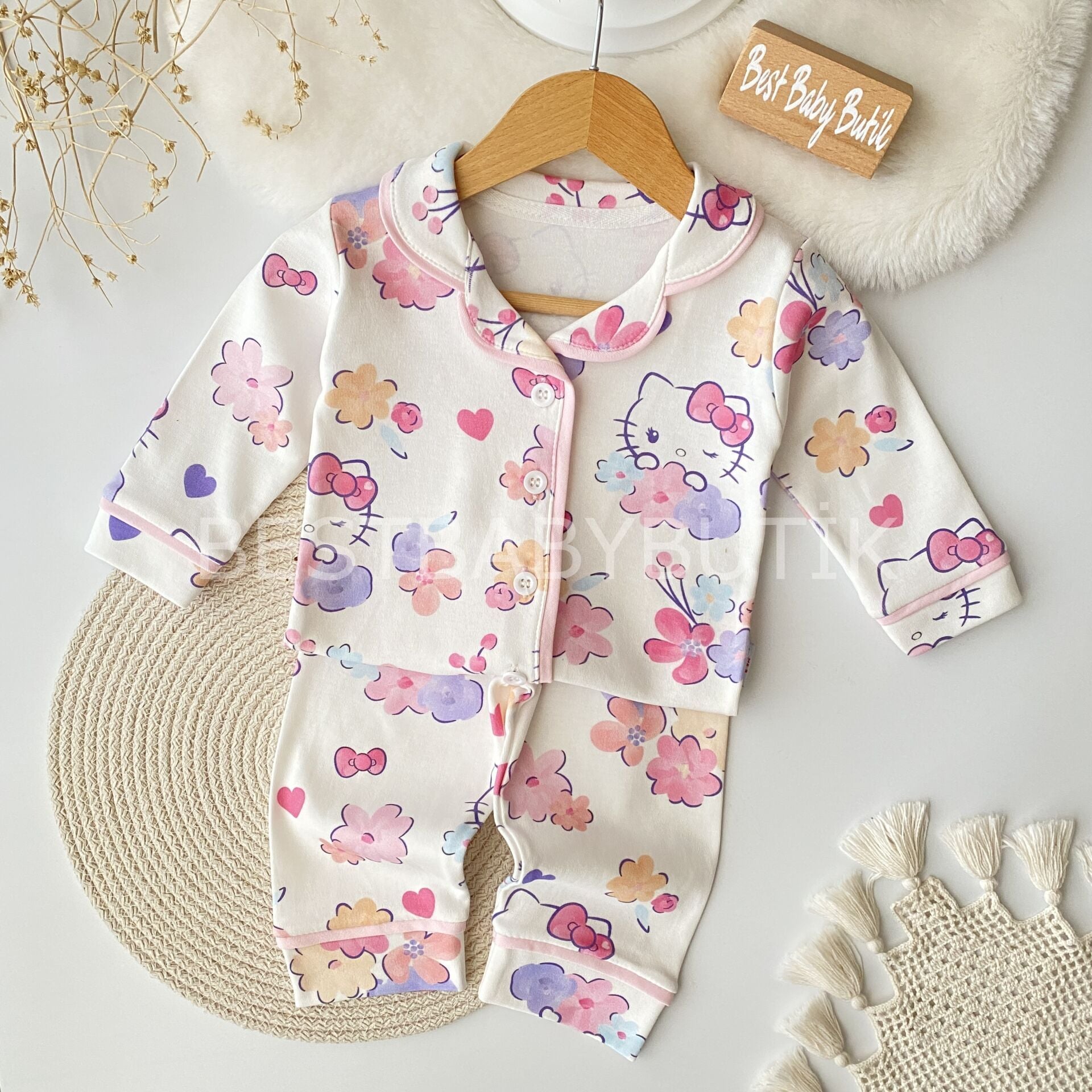 Hello Kitty Suluboya Baskılı Pijama Takımı 18-24 AY