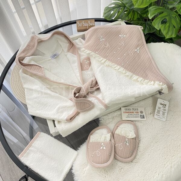 GAYE Kelebek Nakışlı Zarif 4 Parça Bornoz Seti