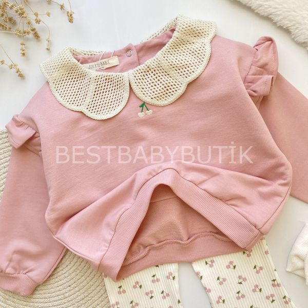 KİRAZ DETAYLI FIRFIRLI BEBEK YAKA KAŞKORSE TAYTLI 2’Lİ ALT ÜST TAKIM
