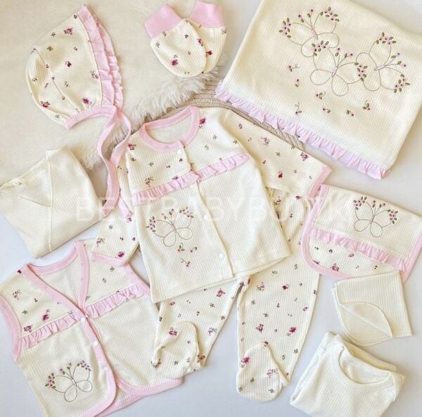 KELEBEK VE ÇITIR ÇİÇEK DETAYLI FİTİLLİ 10 PARÇA HASTANE ÇIKIŞI SETİ