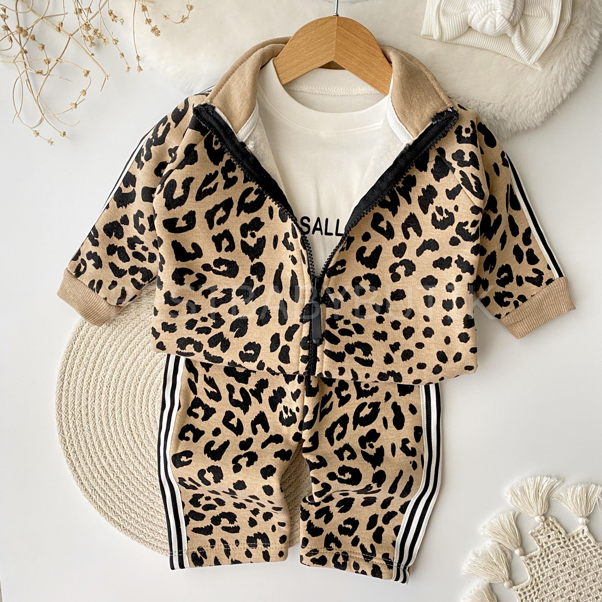 Leopar Hugg Baskılı Kalın Fermuar Bol Paça 3’Lü Eşofman Takımı