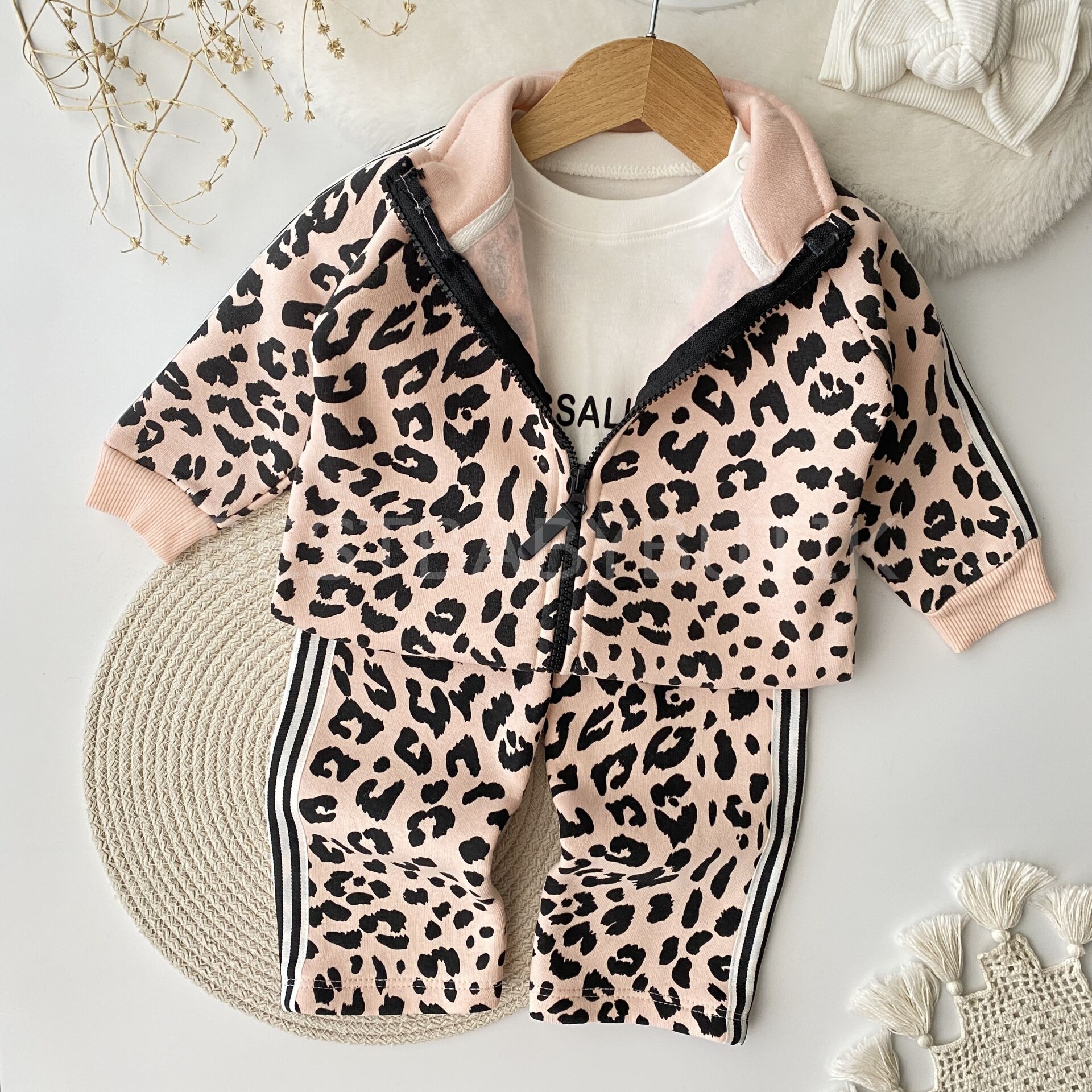 Leopar Hugg Baskılı Kalın Fermuar Bol Paça 3’Lü Eşofman Takımı