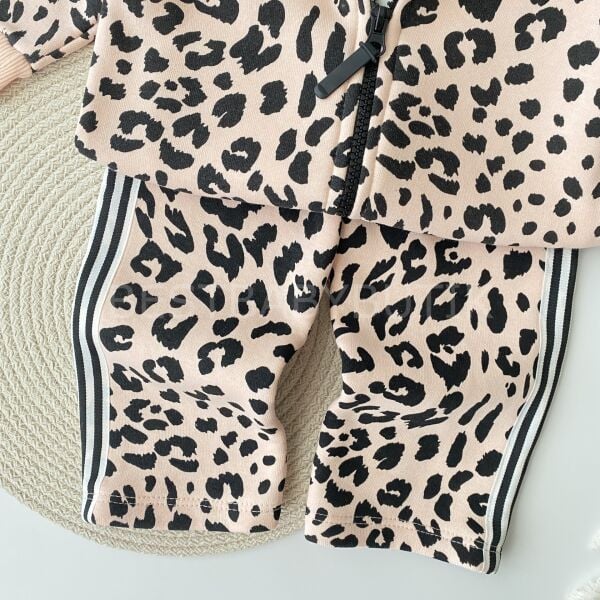 Leopar Hugg Baskılı Kalın Fermuar Bol Paça 3’Lü Eşofman Takımı