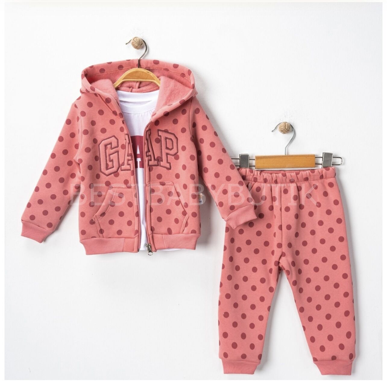 GAP Yazı Detaylı Benekli  Hırkalı 3’Lü Takım