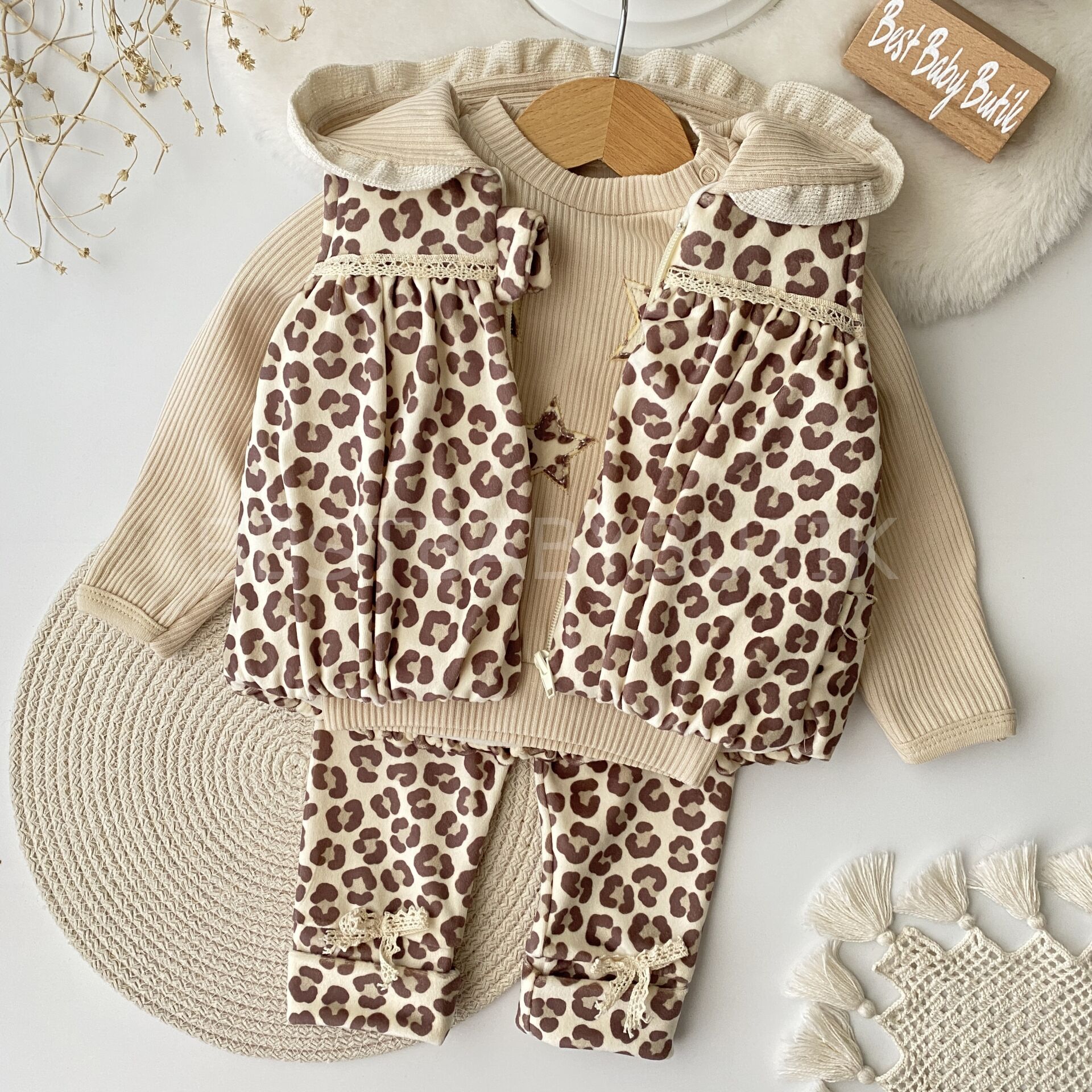 Leopar Desenli Kadife Şişme Yelekli 3’Lü Takım