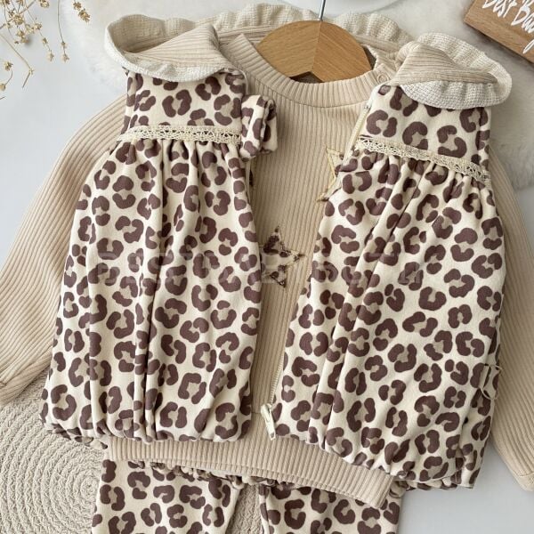 Leopar Desenli Kadife Şişme Yelekli 3’Lü Takım