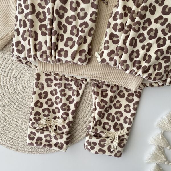 Leopar Desenli Kadife Şişme Yelekli 3’Lü Takım
