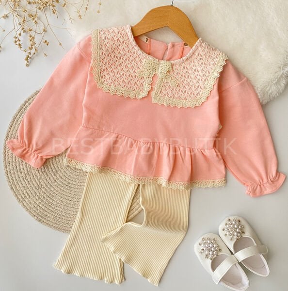 Kare Dantel Yakalı İspanyol Pantolonlu 2’Li Takım