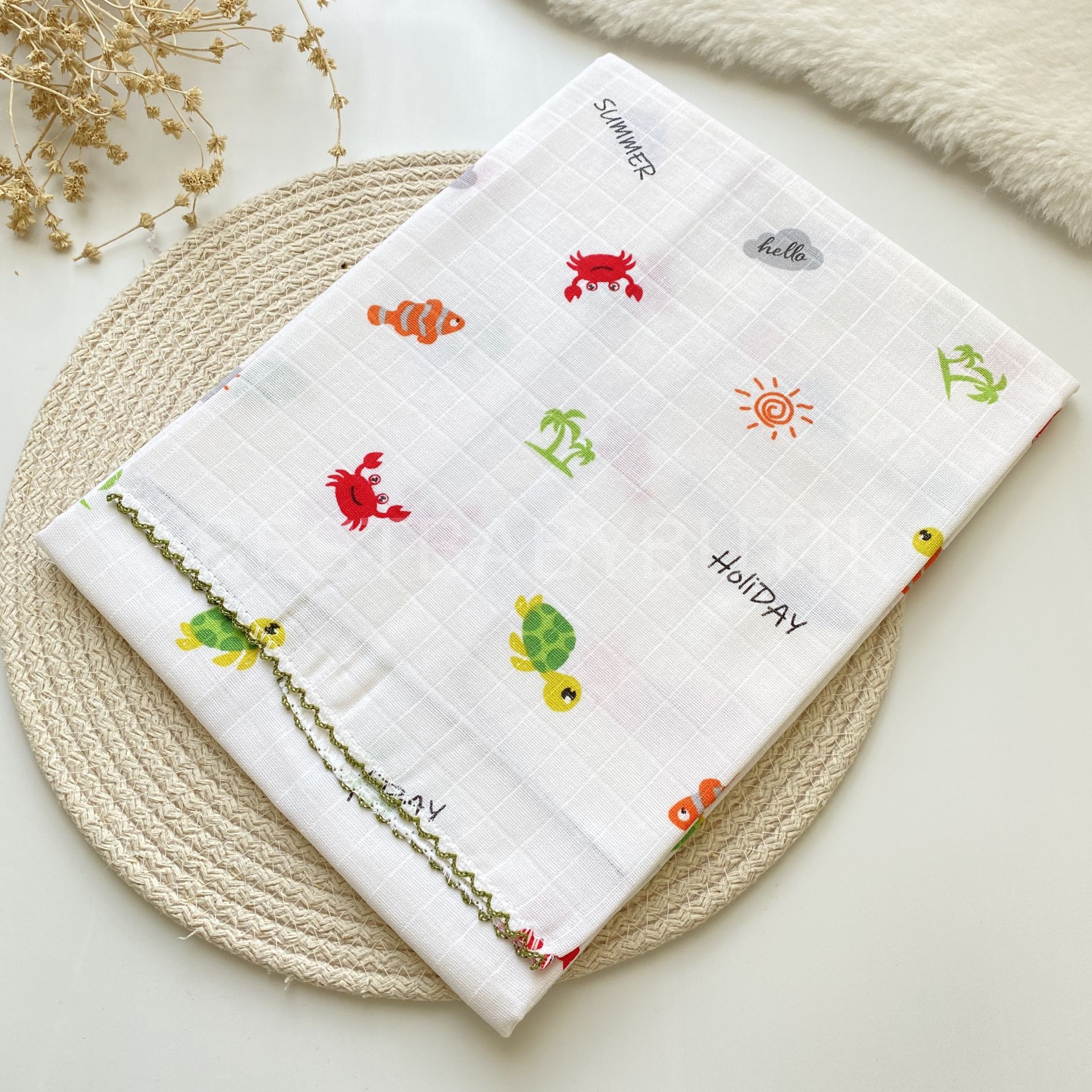 DENİZ CANLILARI DESENLİ KENARLARI OYALI MÜSLİN ÖRTÜ 80X90 CM